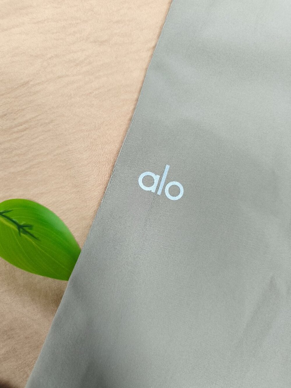 Alo Yoga Gravel Suit Up Trouser XS-Casual or Dressy/Stylish Classy (Regular)🎨🥇 - Picture 4 of 7